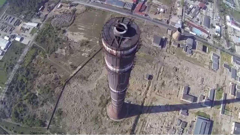 Fig 3: Cuprom chimney, Baia Mare. Source: Turn Combinat Baia Mare. https://youtu.be/MQbQEtcOhRs