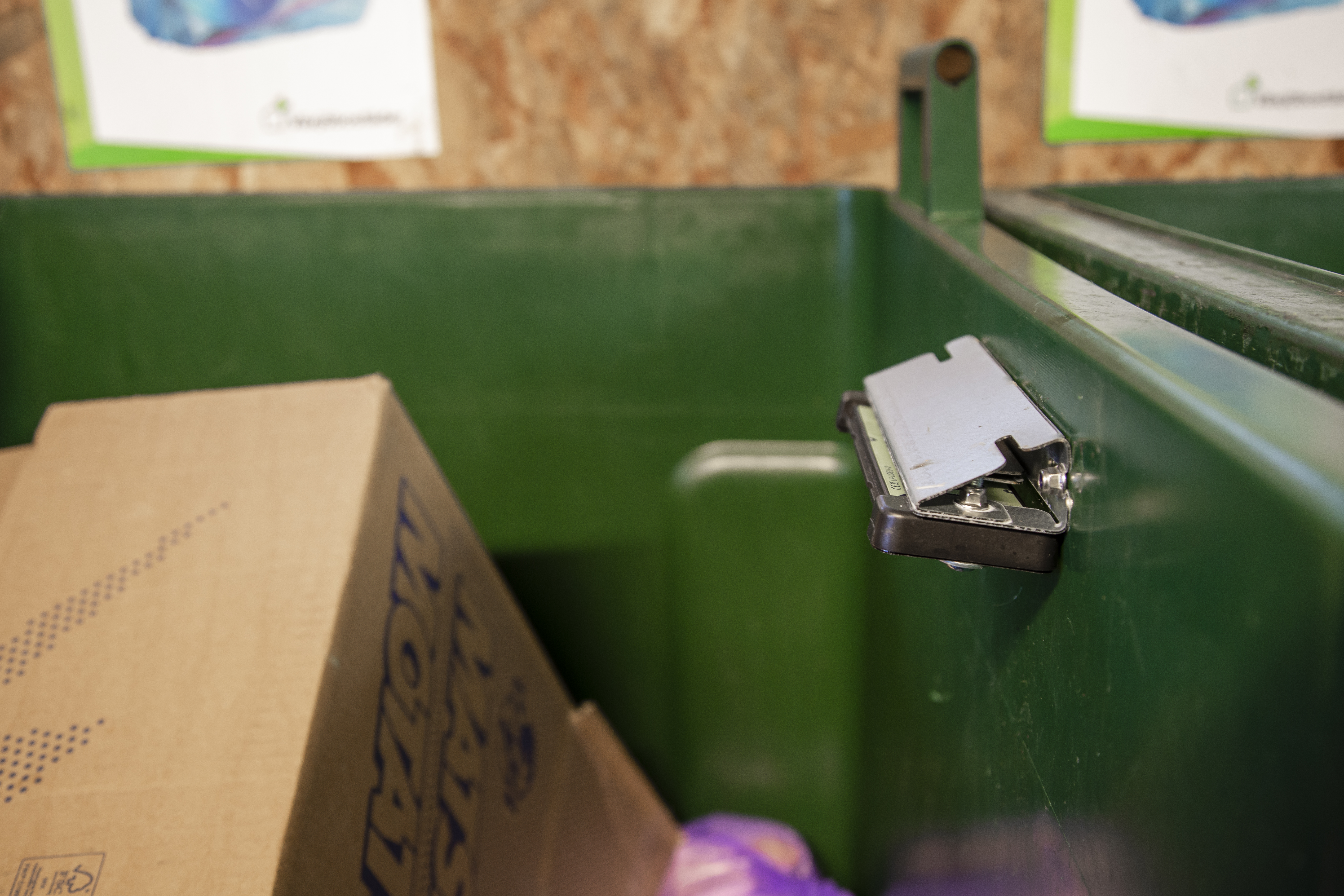 Sensor in the bin