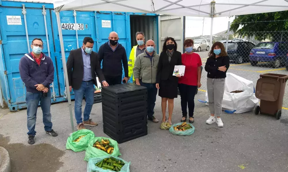 Distribution of neighbourhood composting bins and training