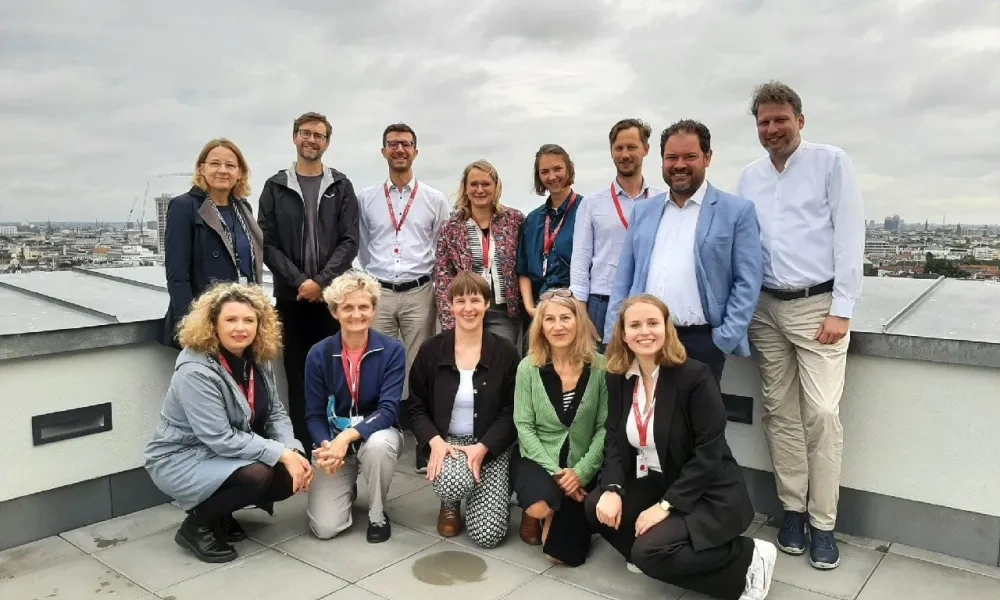 Gruppenbild beider Delegationen, aufgenommen in Berlin. Das Copyright liegt bei derSenStadt Berlin