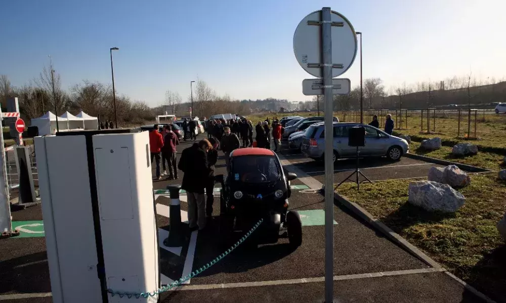 COMMUTE carpooling parking lot and electric charging station - Source: Toulouse Métropole