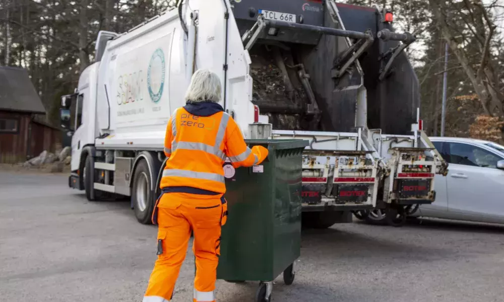 Smart waste bins