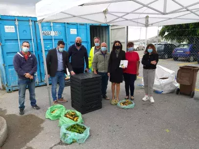 Distribution of neighbourhood composting bins and training