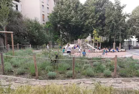 Tandou Kindergarten Schoolyard, City of Paris 