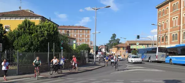 commuters in Ferrara