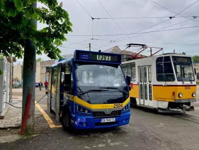 High-power charging of the electric minibus at the municipal tram depot in Sofia  (Photo: Gereon Meyer)