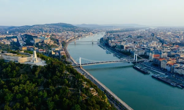 EUI01_115Budapest.jpg Cc2