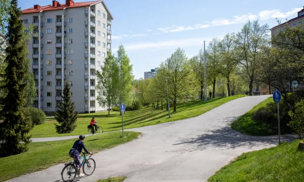 On the road to change: How cities are transforming mobility together