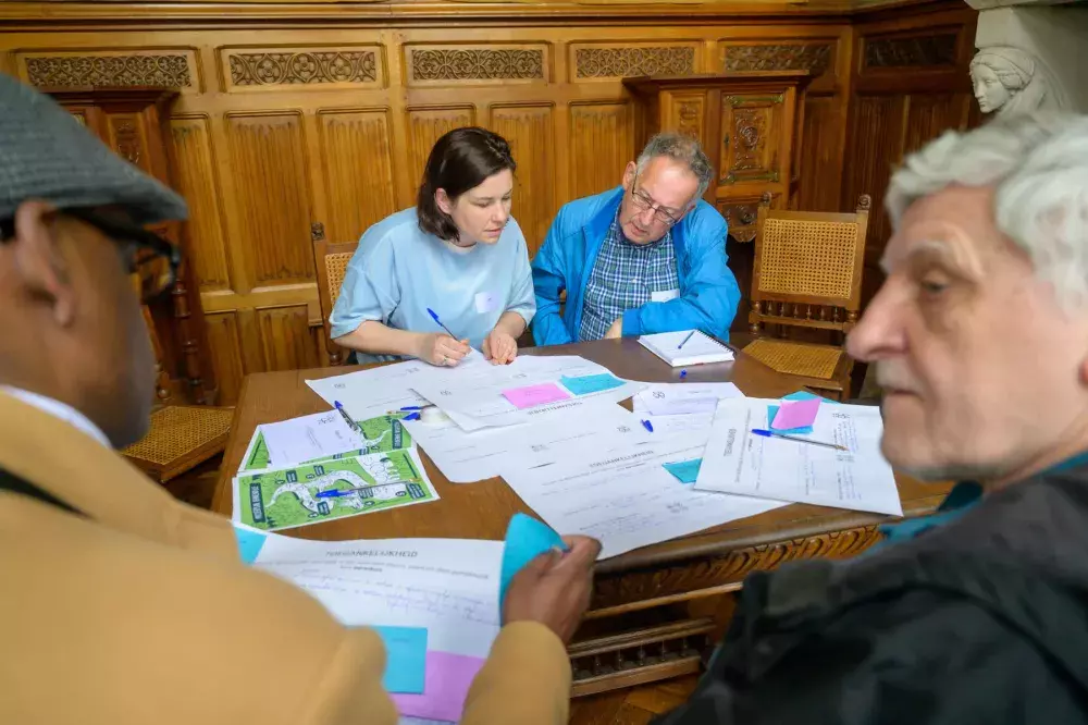 During the co-creation phase, the citizens’ assembly worked in different thematic groups – Copyrights: City of Mechelen.