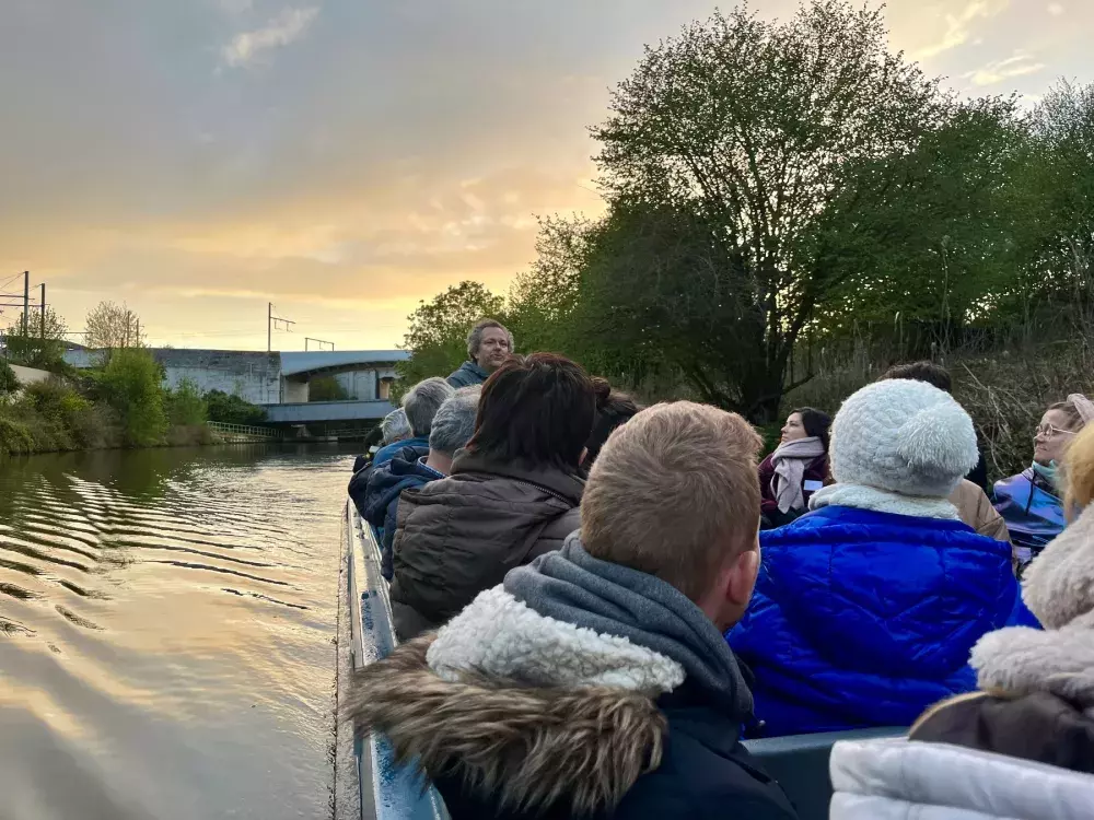 The citizens’ assembly started with a boat tour to learn about the River Dijle and its inhabitants – Copyrights: City of Mechelen.
