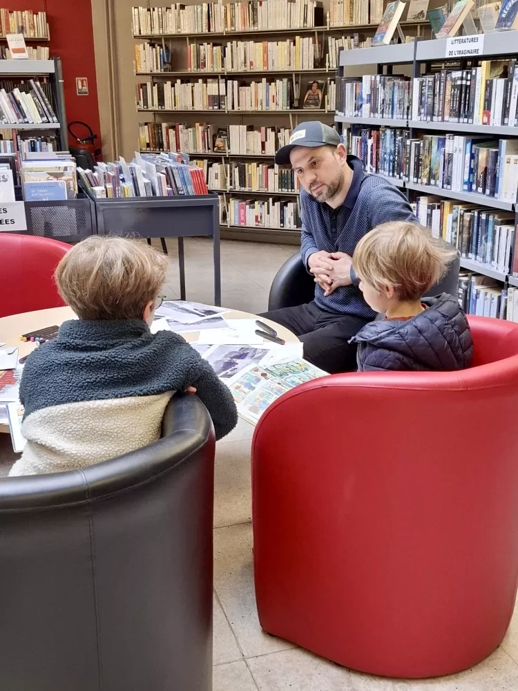 Exchanging with children on climate issues and the neighbourhood with Baptiste César (c) Baptiste César