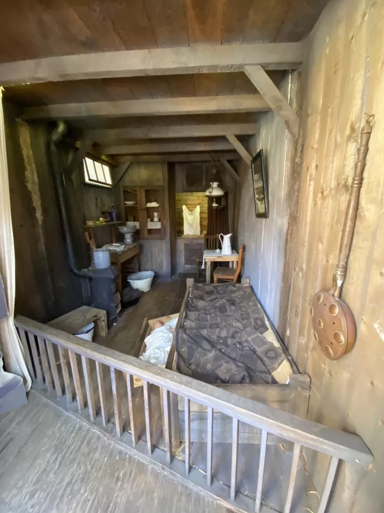 A replica of workers’ living conditions late 19th early 20th century, presented at Het Schip, Amsterdam © Marcelline Bonneau