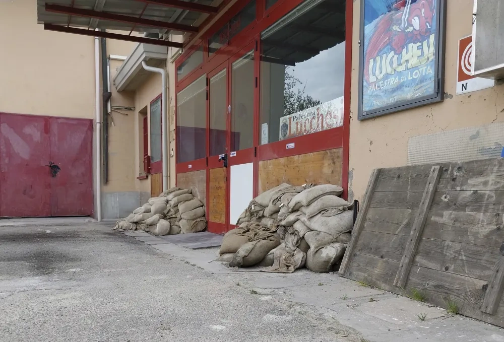 Temporary flood protection measures