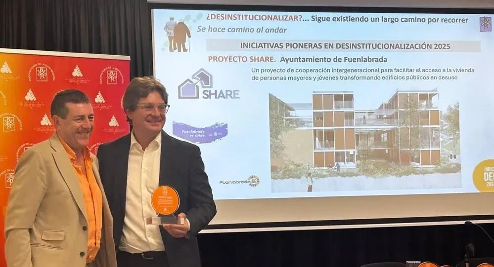 https://cadenaser.com/cmadrid/2025/07/01/el-proyecto-share-de-fuenlabrada-premiado-por-la-asociacion-de-directoras-y-gerentes-de-servicios-sociales-ser-madrid-sur/