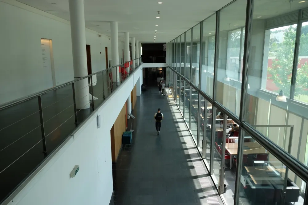Internal corridor of the Polytechnic Institute of Coimbra