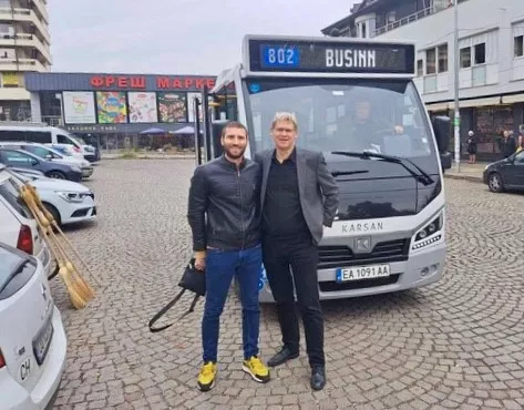 Figure 3: Ivan Nikolov and Gereon Meyer checking out the scaling-up of the on-demand minibus service in Sofia. (Source: Sofia Municipality)